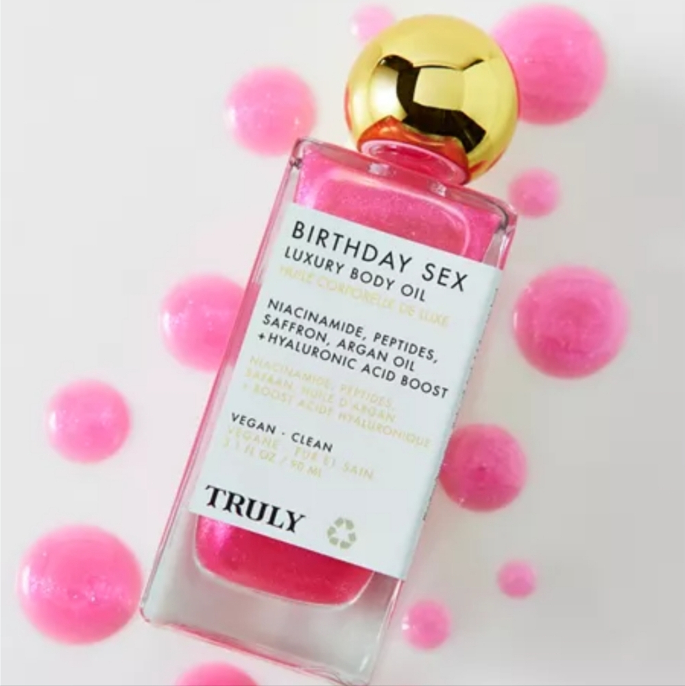 TRULY Birthday Sex Luxury Body Oil - Pink and Gold